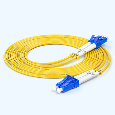 Cable à fibre optique à transmission de données à grande vitesse ≤ 0,2 dB perte d'insertion