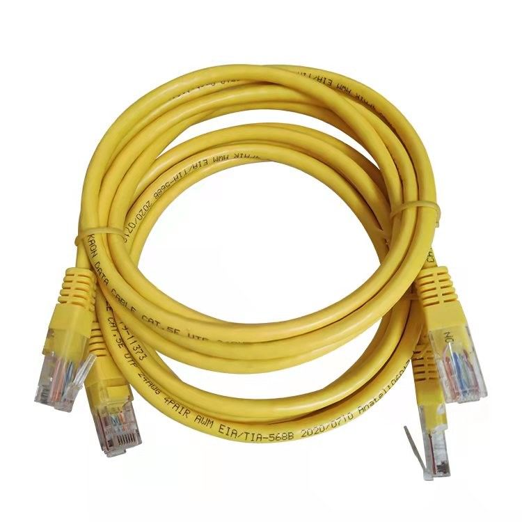 Câble Ethernet Cat5e de corde de correction de jaune de câble d'UTP Cat5 pour l'ordinateur et le routeur